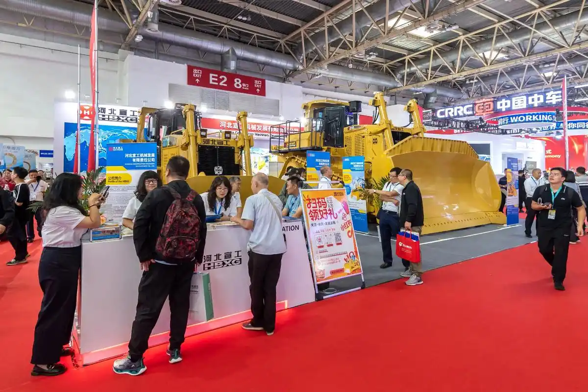 Caterpillar D11 Alternatives: Cost-Effective Mining Bulldozers Compared